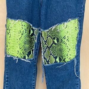 THE RAGGED PRIEST: HIGH WAISTED LIME
SNAKESKIN MOM JEAN